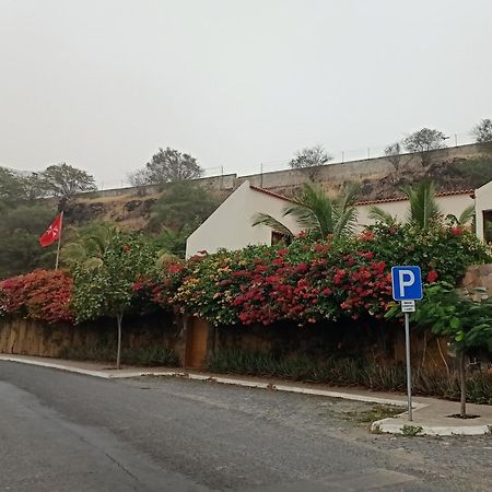 Casa Das Buganvilias Praia Bagian luar foto